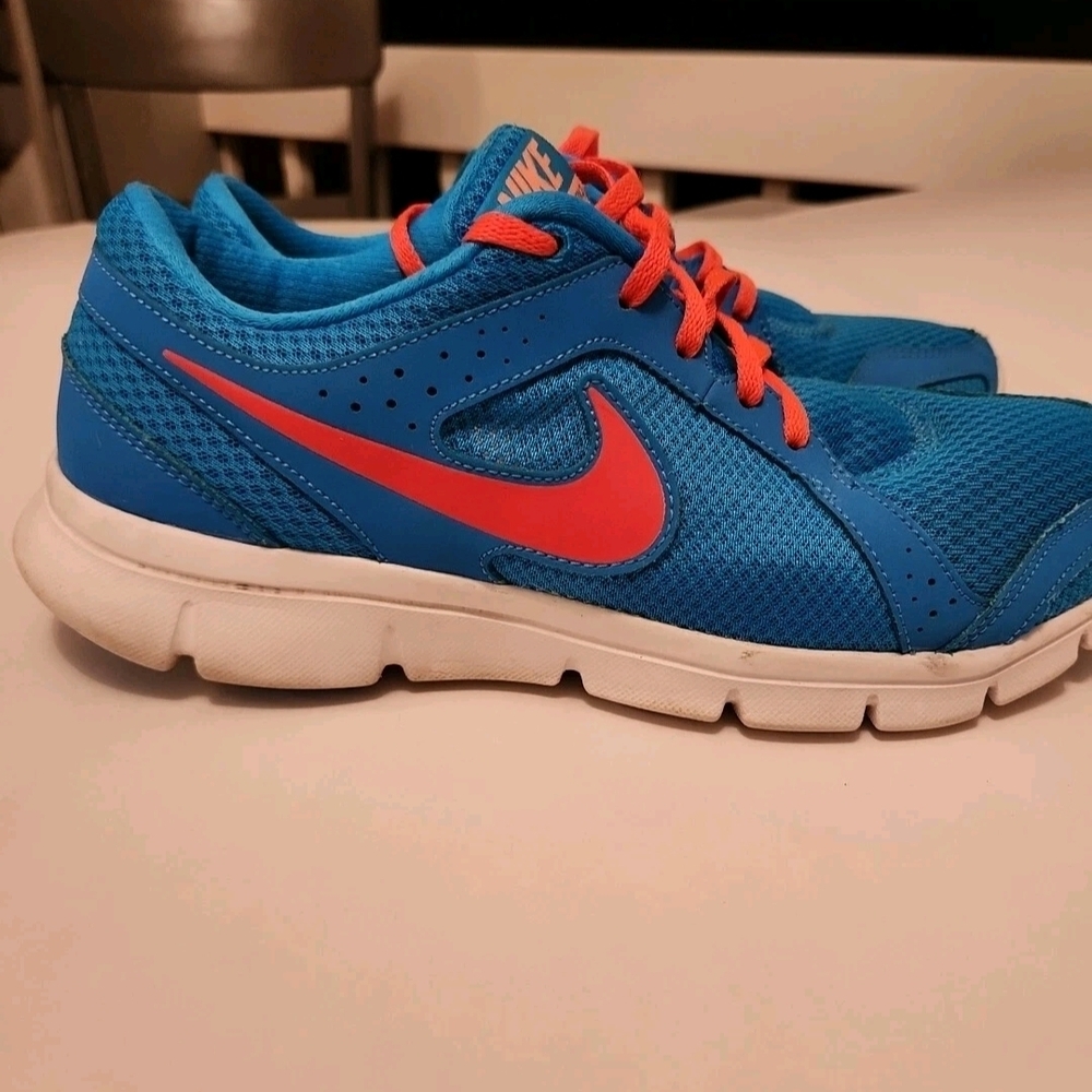 Size 10- Nike Flex Experience Rn 2 - Picture 3 of 5